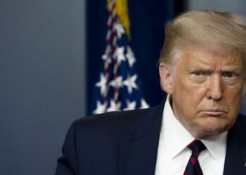 Departamento de Justicia evalúa revelar documentos incautados a Trump