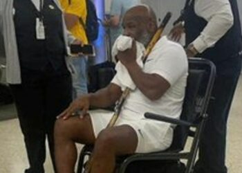 Cuál es la afección que obligó a Mike Tyson a desplazarse ayudado por un bastón o en silla de ruedas