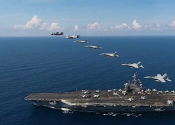 Estados Unidos y China desplegaron buques y aviones cerca del estrecho ante la posible visita de Nancy Pelosi a Taiwán