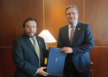 Vicepresidente Ulloa se reúne con ministros de Serbia y Palestina durante misión oficial en Colombia