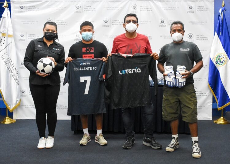 LNB dona implementos deportivos a jóvenes promesas de Ilopango