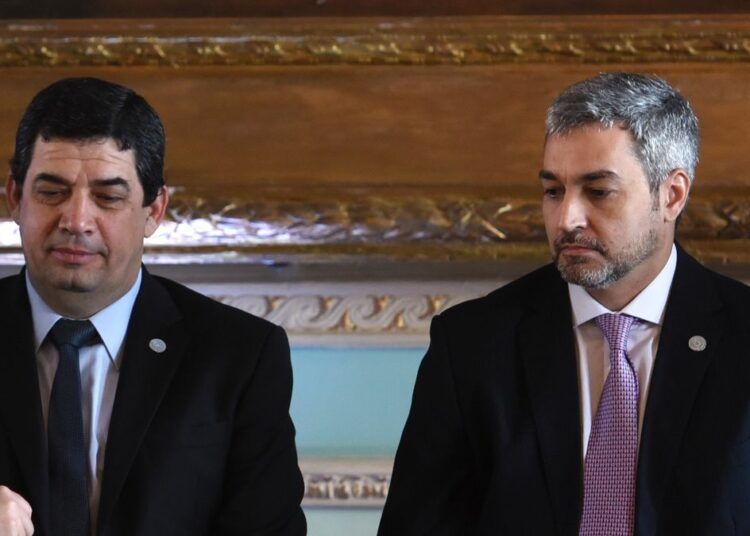 El presidente de Paraguay Mario Abdo Benítez dijo a su vicepresidente que “lo correcto es renunciar” tras ser señalado de corrupción por EEUU