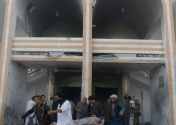 Afganistán: Una explosión en una mezquita de Kabul causó al menos 27 heridos