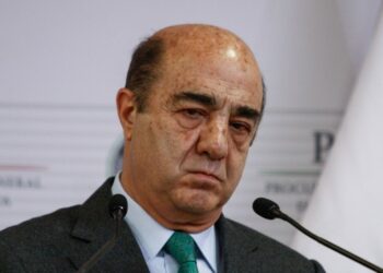 Dan prisión preventiva a exprocurador general de México por caso Ayotzinapa