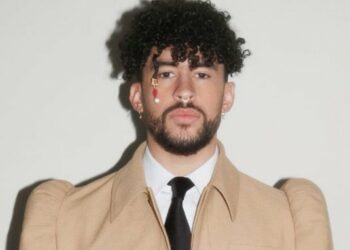 (FOTOGRAFÍA) Bad Bunny posó con un vestido que recuerda a las novias