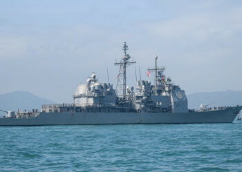 Dos buques de guerra de la Armada de EEUU transitaron por el estrecho de Taiwán