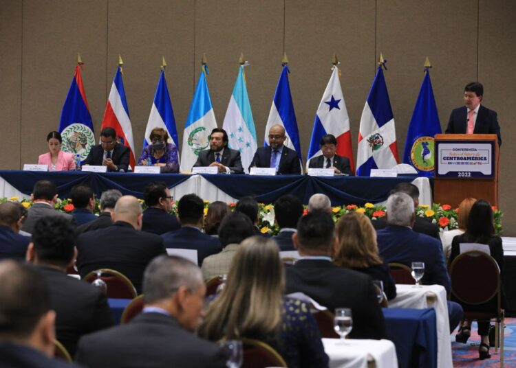Vicepresidente Félix Ulloa inaugura II Conferencia Sobre el Futuro de Centroamérica
