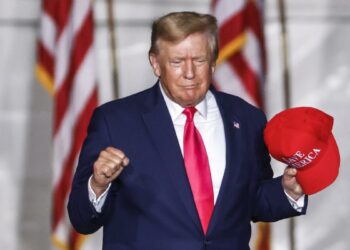 Donald Trump reacciona ante el reporte tras el allanamiento a su vivienda en Florida