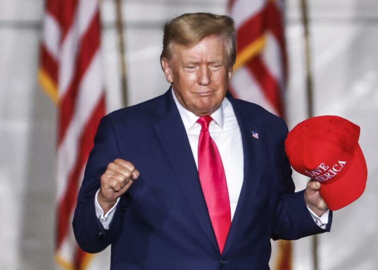 Donald Trump reacciona ante el reporte tras el allanamiento a su vivienda en Florida