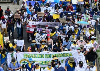 Continúan las protestas en Guatemala contra la inflación, la desigualdad y la presunta corrupción en el gobierno de Alejandro Giammattei