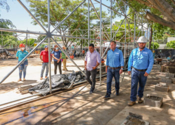 Dirección de Obras Municipales remodela parque central de El Refugio, en Ahuachapán