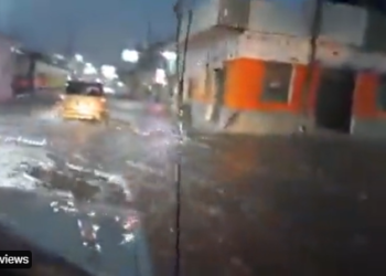 Reportan inundación de calles en San Miguel por fuertes lluvias de esta tarde