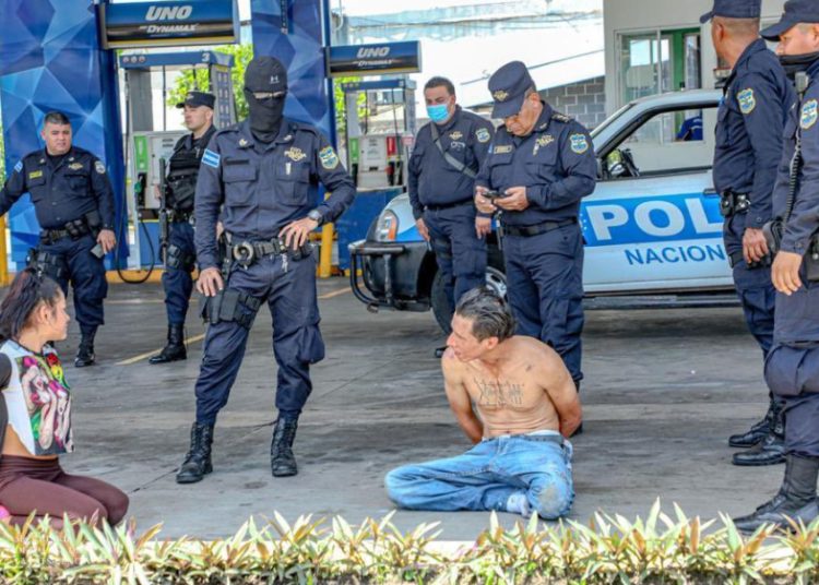Asesinan a vendedora de comida en Apopa y policía captura a pandillero sospechoso en Troncal del Norte (Actualización)
