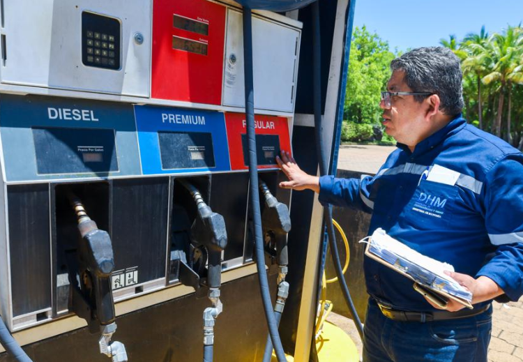 32 mil 400 inspecciones ha realizado el Ministerio de Economía para garantizar precios de gasolina y gas envasado