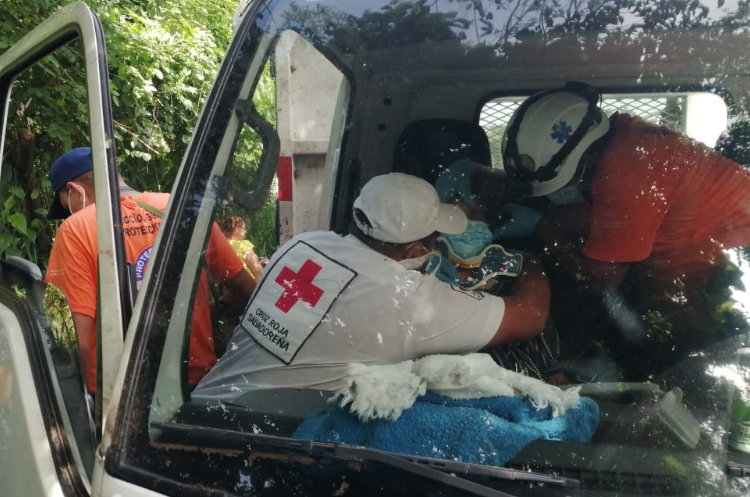 Cruz Roja atiende cuatro golpeados en accidente de tránsito en San Sebastián, San Vicente
