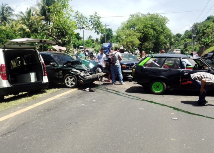 Accidente múltiple en kilómetro 39.5 de la Panamericana, en vía de San Salvador hacia Santa Ana
