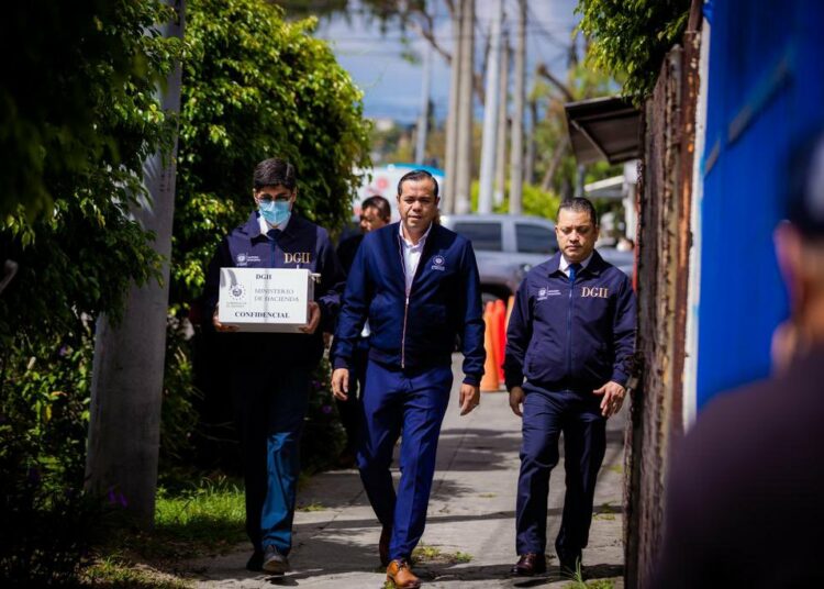 Hacienda presenta cinco avisos por $4,100,000 por presunta evasión fiscal