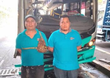 Buseros de la ruta 52 ocasionaron accidente de tránsito lesionando a 10 pasajeros