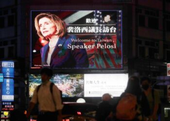China condena «severamente» la visita de Pelosi a Taiwán y anuncia unos ejercicios militares