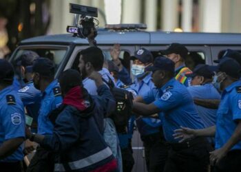 Ortega ordena cierre de seis emisoras católicas en Nicaragua