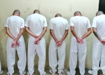 Ernesto Castro reclama duramente al Fmln por pedir la derogación del régimen de excepción