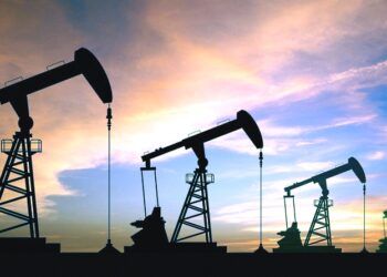 El precio del petróleo se desploma por debajo de los USD 100 por temores sobre la demanda en China