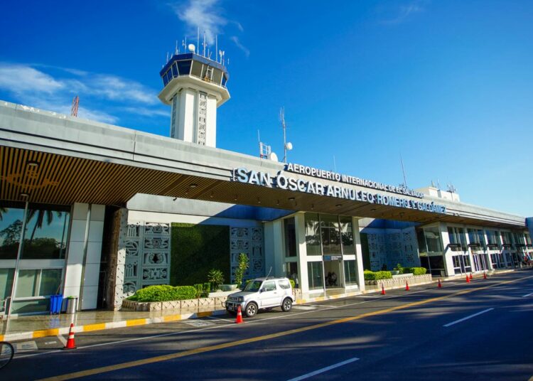 Gobierno construirá edificio para mil parqueos en el Aeropuerto Internacional