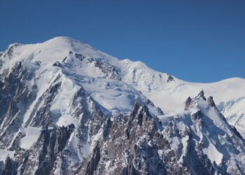 Un alcalde francés propone que los alpinistas ‘paguen’ su rescate y funeral con anticipación