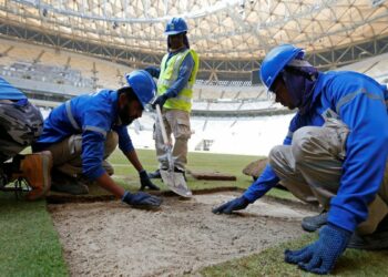 Mundial de Fútbol: En Qatar autoridades detienen y deportan a trabajadores migrantes que protestan por pago de salarios atrasados