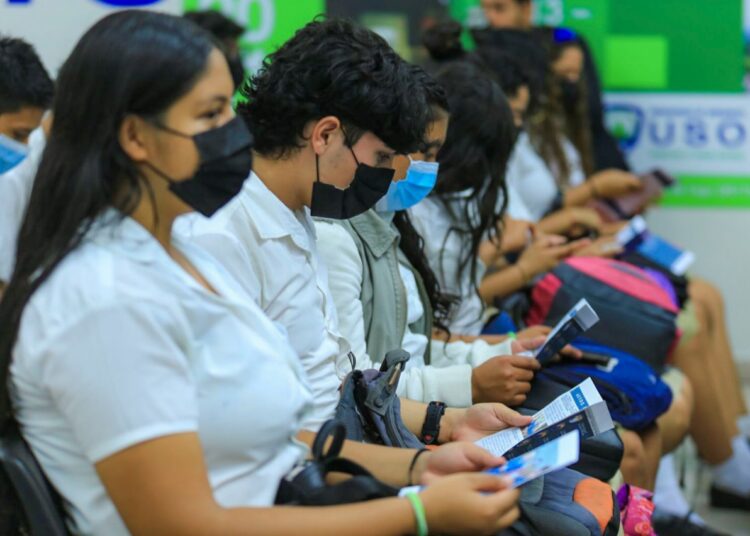 Sonsonatecos participan en foro de inclusión financiera organizado por diputados de Asamblea Legislativa