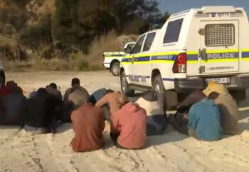 Arrestan a más de 80 sospechosos después de violación en grupo de 8 modelos durante rodaje de un video musical en Sudáfrica