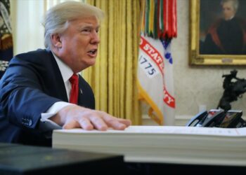 Trump se llevó 700 páginas de documentos clasificados a Florida