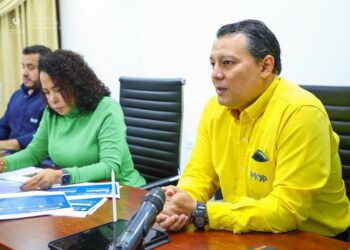 Gobierno mantiene mesa de diálogo con representantes del sector transporte