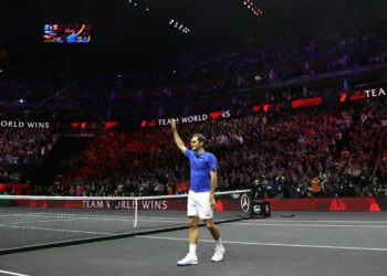 Roger Federer perdió en el dobles junto a Rafael Nadal en su último partido como tenista profesional