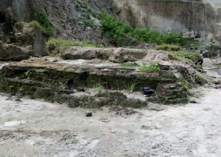 Denuncian vandalismo y hurto de piezas arqueológicas en hallazgo prehispánico entre Tonacatepeque y Soyapango