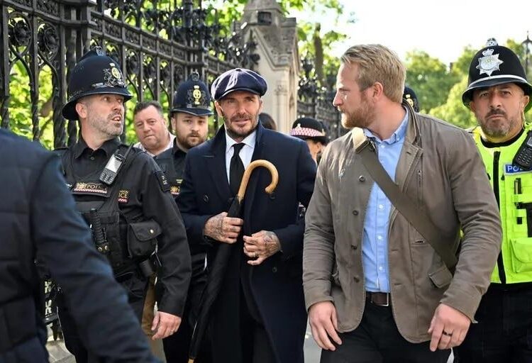 David Beckham se despide de la reina Isabel II entre lágrimas después de hacer 12 horas de cola