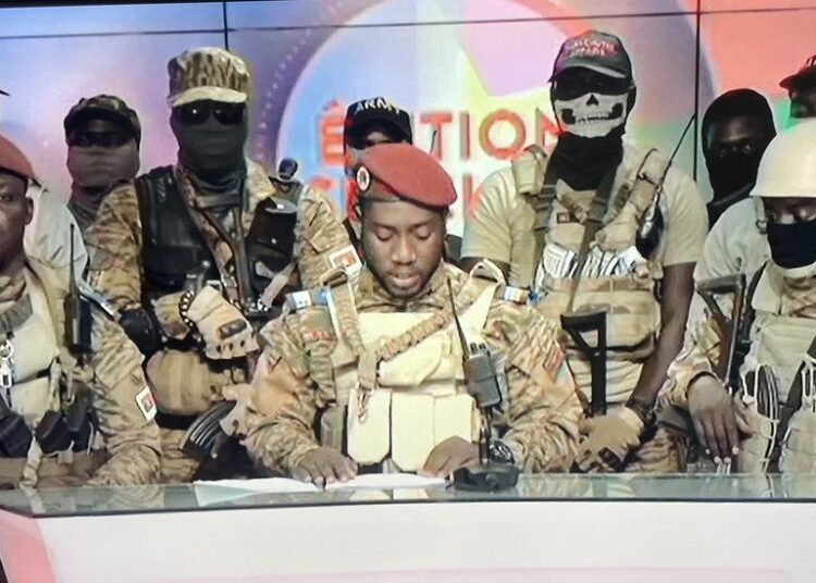 Militares dan un nuevo golpe de Estado en Burkina Faso