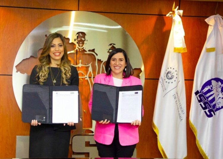 MINEC e ISSS suscriben convenio para simplificación de trámites y servicios orientados al comercio e inversión