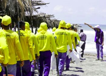 Privados de libertad realizan jornada de limpieza en puntos turísticos de La Paz