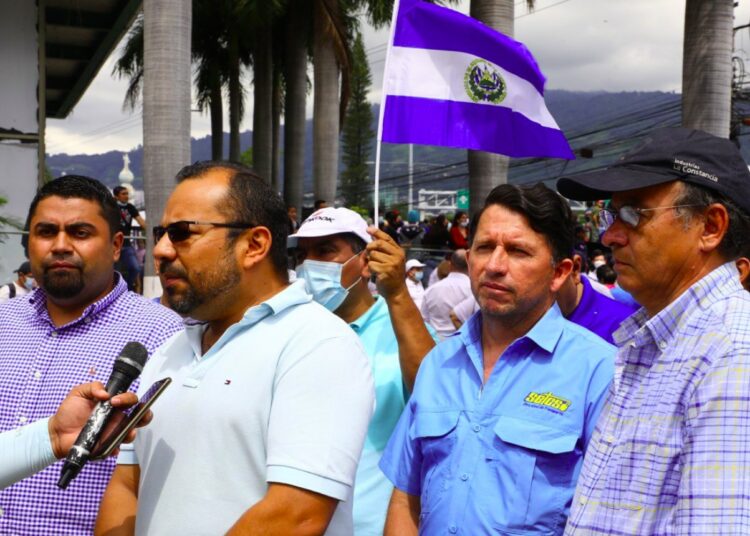 Transportistas se sumaron a los actos conmemorativos del Día de la Independencia