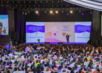 Despacho de la Primera Dama continúa formación de docentes en la Ley Crecer Juntos