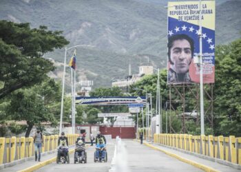 Venezuela y Colombia reabrirán sus pasos fronterizos este lunes luego de 7 años de cierre