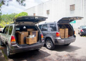 Autoridades interceptan dos carros con mercadería ilegal valorada en más de $46 mil 