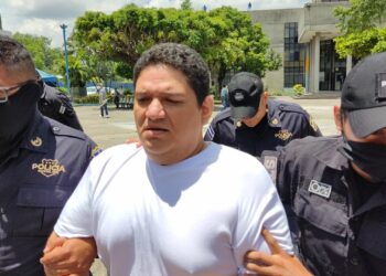 Ordenan arresto del tuitero ‘El Comisionado’ por “atentar contra la integridad de las personas”