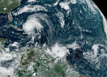 Las Bermudas y las provincias atlánticas de Canadá se preparan para la llegada del huracán Fiona