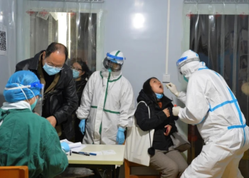 China confinó a una ciudad con más de 21 millones de habitantes para “atajar” un brote de covid