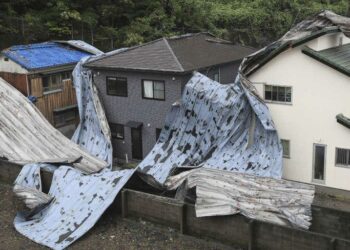 Cuatro muertos y más de 100 heridos en Japón por tifón Nanmadol
