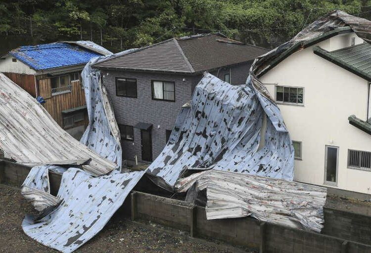 Cuatro muertos y más de 100 heridos en Japón por tifón Nanmadol