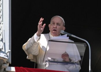 Papa Francisco pide a líderes mundiales “iniciativas” para acabar con la guerra en Ucrania
