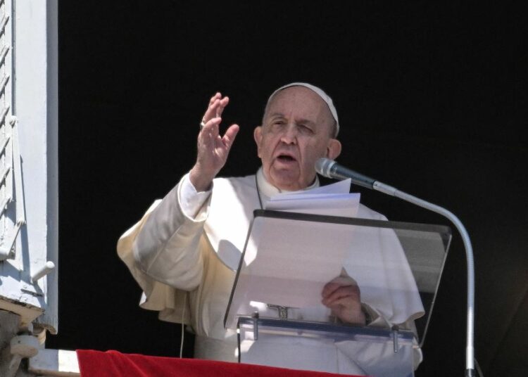 Papa Francisco pide a líderes mundiales “iniciativas” para acabar con la guerra en Ucrania